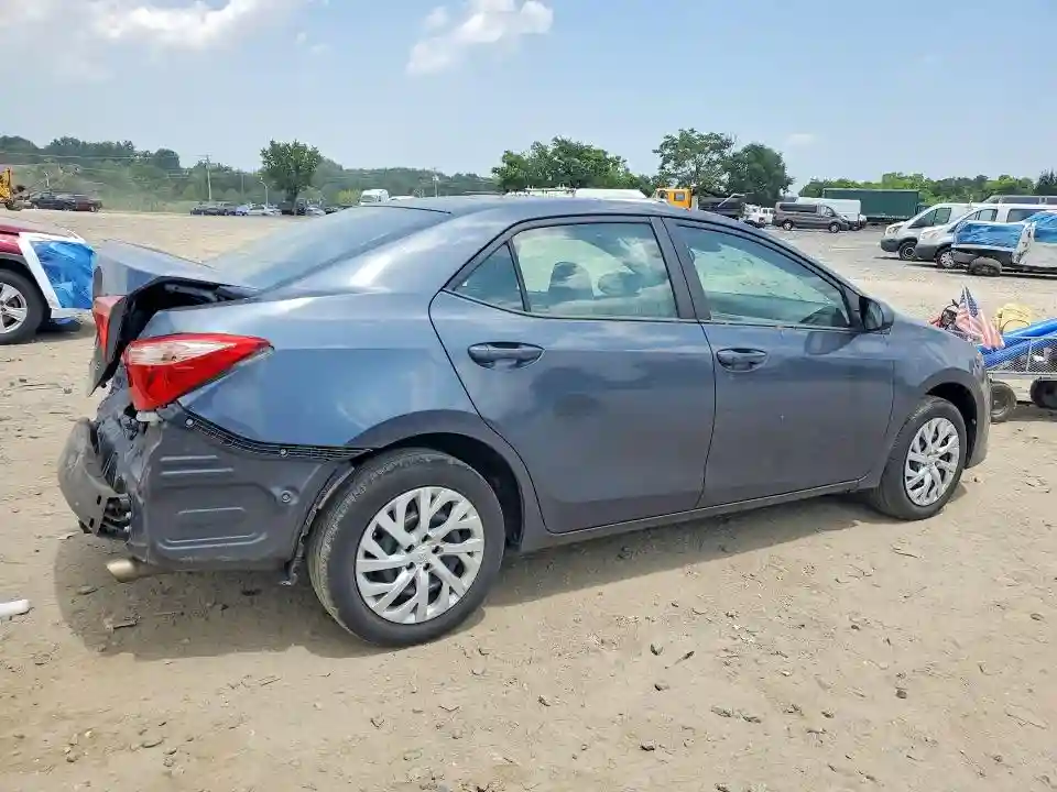 5YFBURHE2JP810920 2018 TOYOTA COROLLA-2