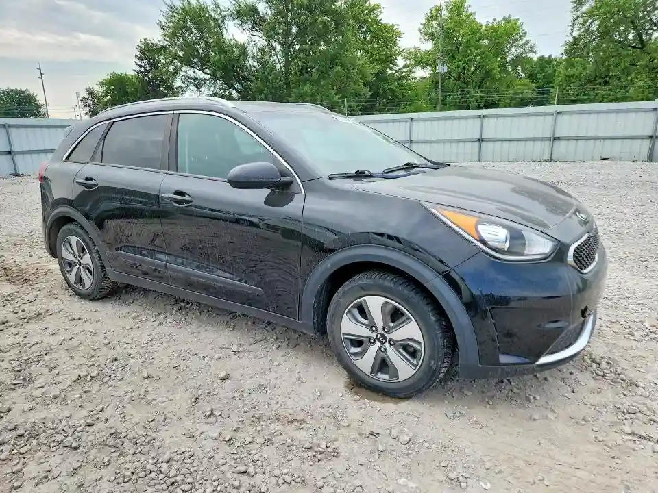 KNDCB3LC3K5263717 2019 KIA NIRO-3