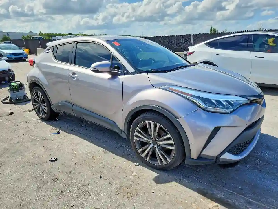 NMTKHMBX9LR106823 2020 TOYOTA C-HR LE-3
