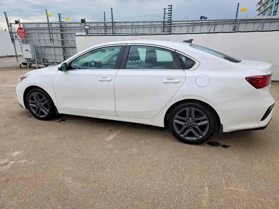 3KPF54AD2ME281039 2021 KIA FORTE-1
