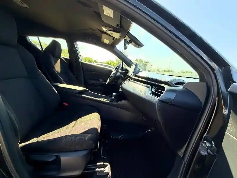JTNKHMBX7K1033041 2019 TOYOTA C-HR-4