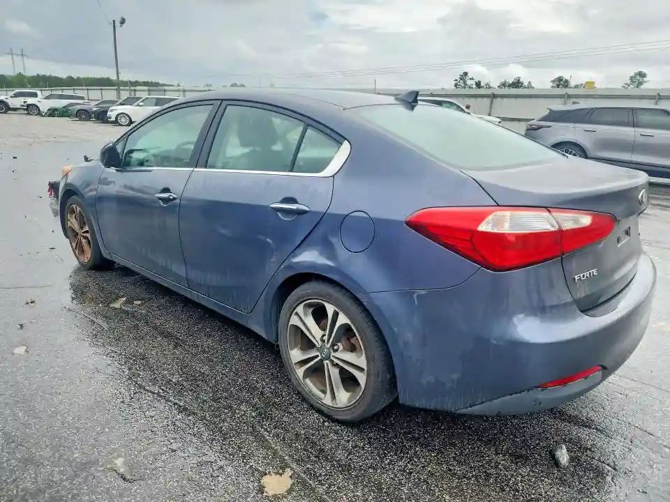 KNAFZ4A8XF5263665 2015 KIA FORTE-1