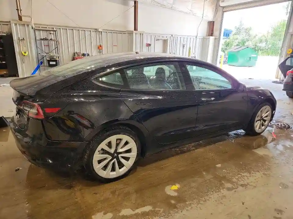 5YJ3E1EA3NF304034 2022 TESLA MODEL 3-2