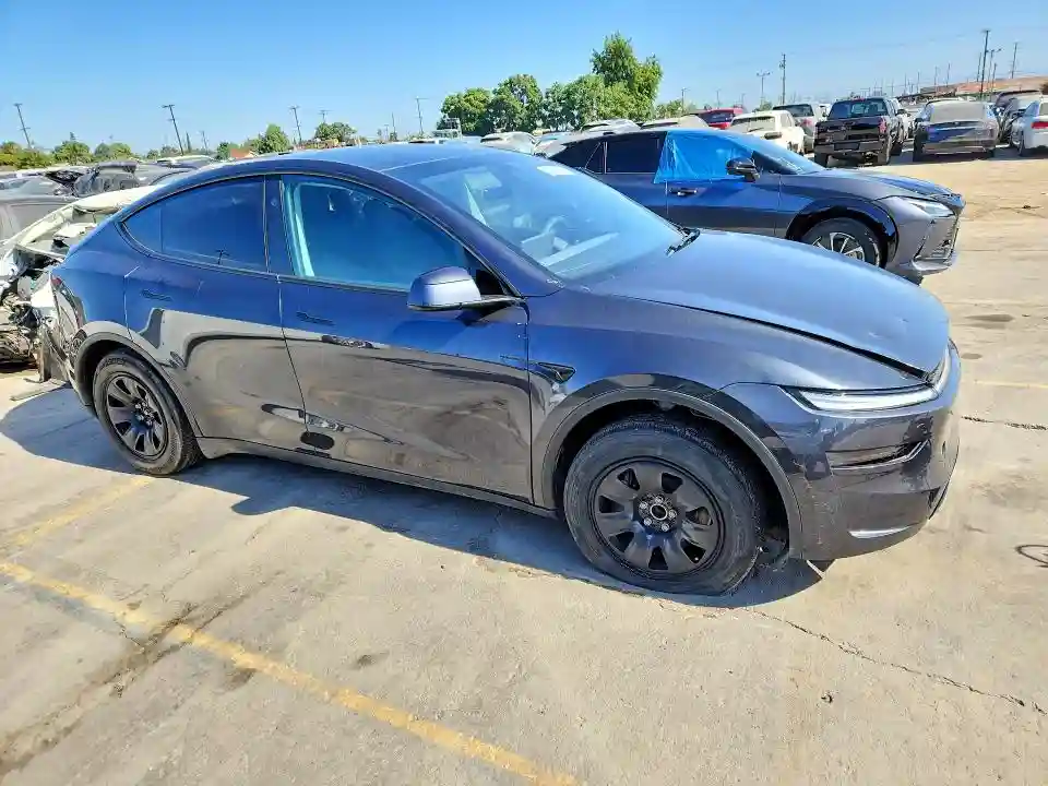7SAYGDED3TA590105 2026 TESLA MODEL Y-3