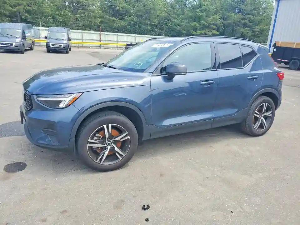 YV4L12UK1T2704506 2026 VOLVO XC40-0