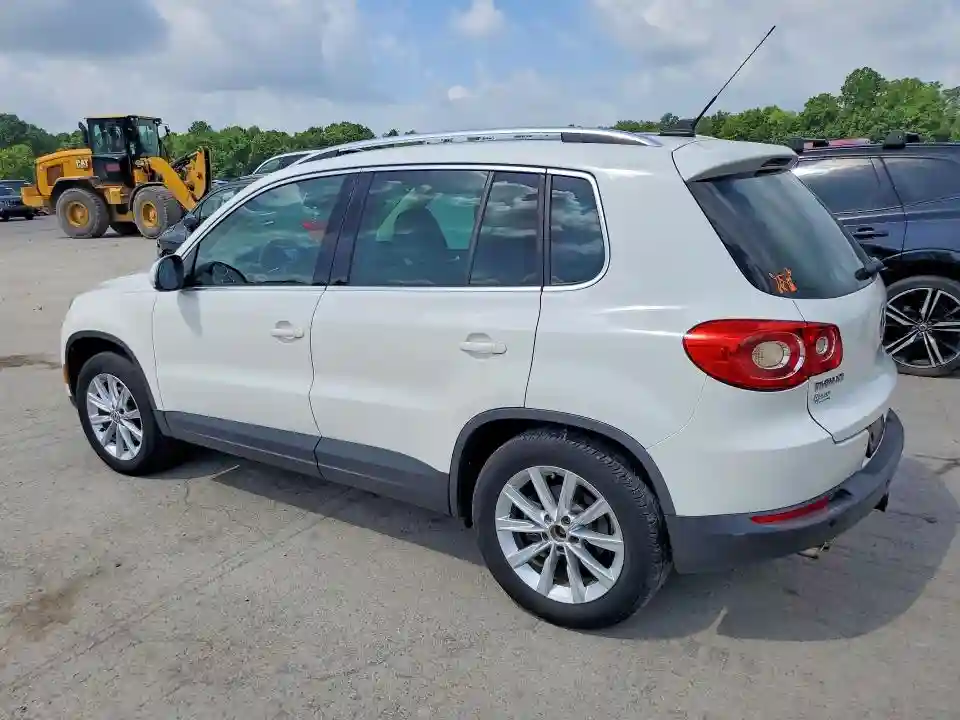WVGBV7AX8BW548841 2011 VOLKSWAGEN TIGUAN-1