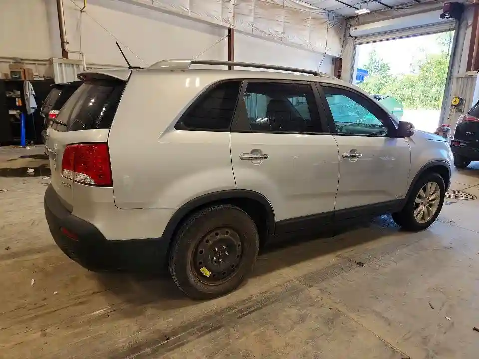 5XYKUDA28BG061193 2011 KIA SORENTO-2
