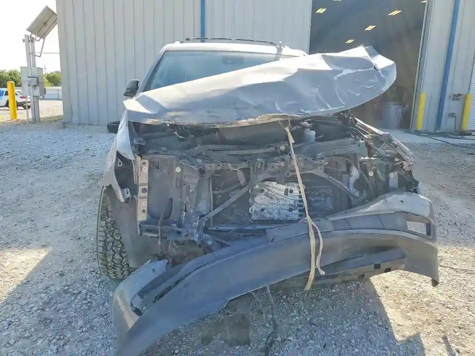 1GNSCHKC3HR374607 2017 CHEVROLET SUBURBAN-4