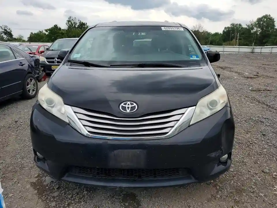 5TDDZ3DC7HS174282 2017 TOYOTA SIENNA-4
