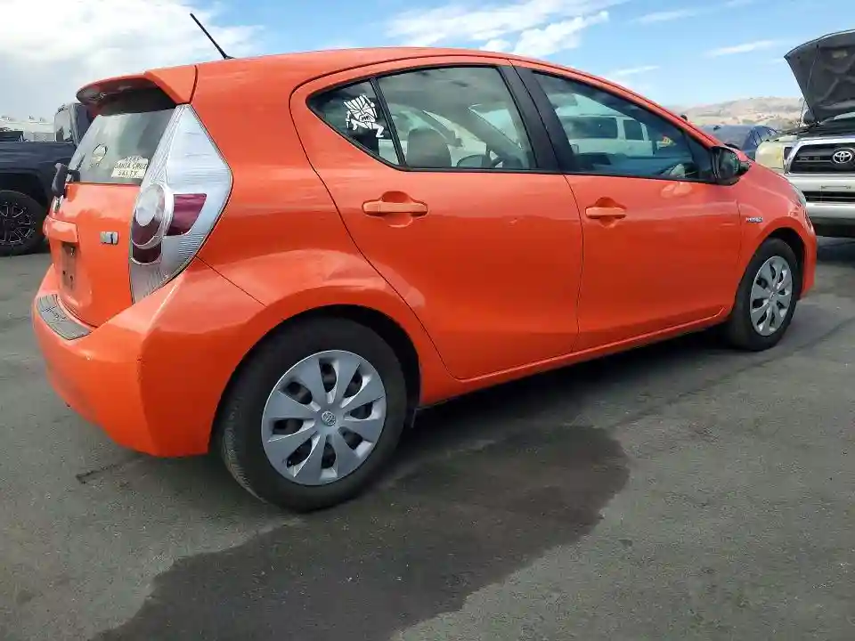 JTDKDTB36D1038340 2013 TOYOTA PRIUS-2