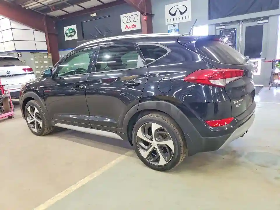 KM8J3CA27HU595698 2017 HYUNDAI TUCSON-1