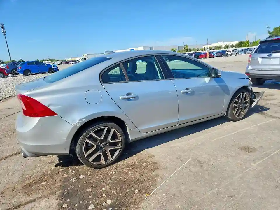 YV126MFL4H2431418 2017 VOLVO S60-2