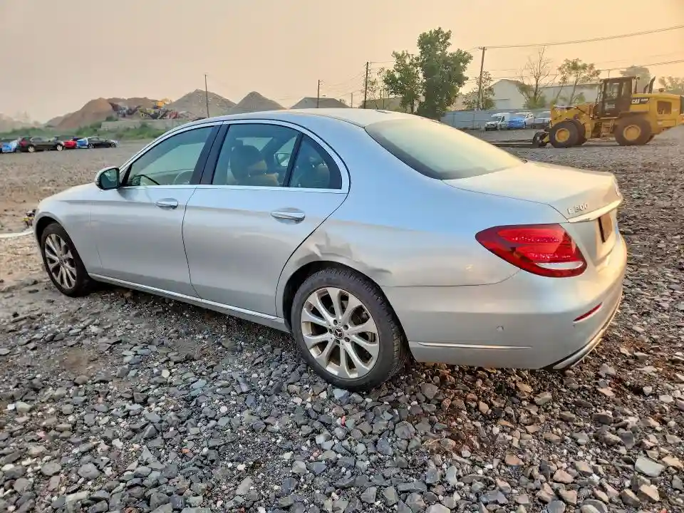 WDDZF4KB9KA562784 2019 MERCEDES-BENZ E-CLASS-1
