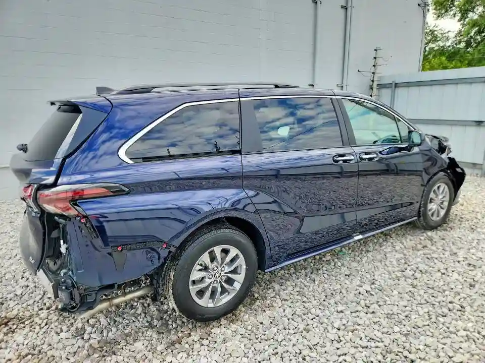5TDYRKECXTS327708 2026 TOYOTA SIENNA-2