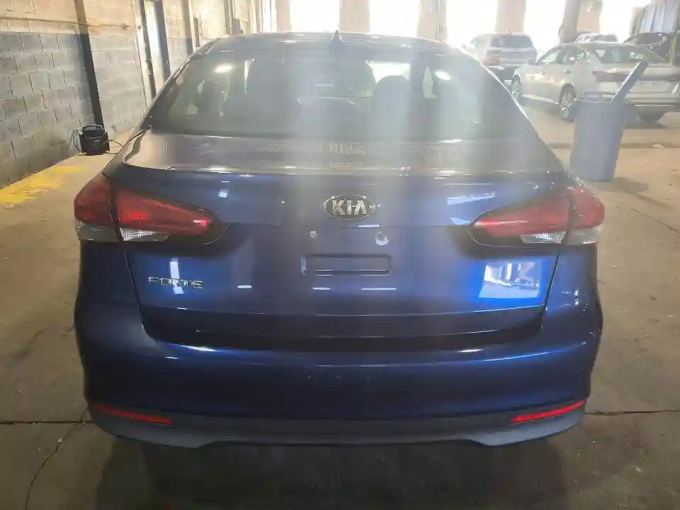3KPFK4A71JE184543 2018 KIA FORTE-5