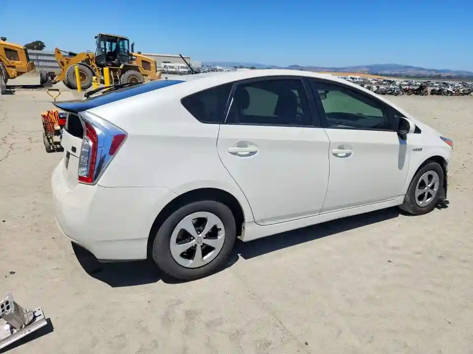 JTDKN3DU0F0406877 2015 TOYOTA PRIUS-2