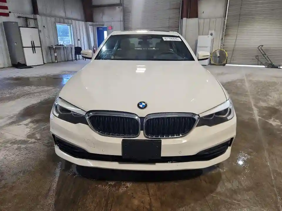 WBAJB1C55JB083990 2018 BMW 5 SERIES-4