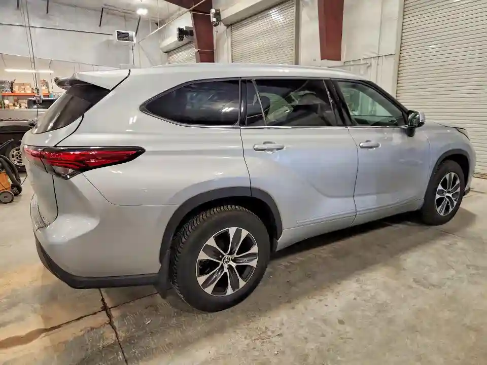 5TDGZRBH6NS578717 2022 TOYOTA HIGHLANDER-2