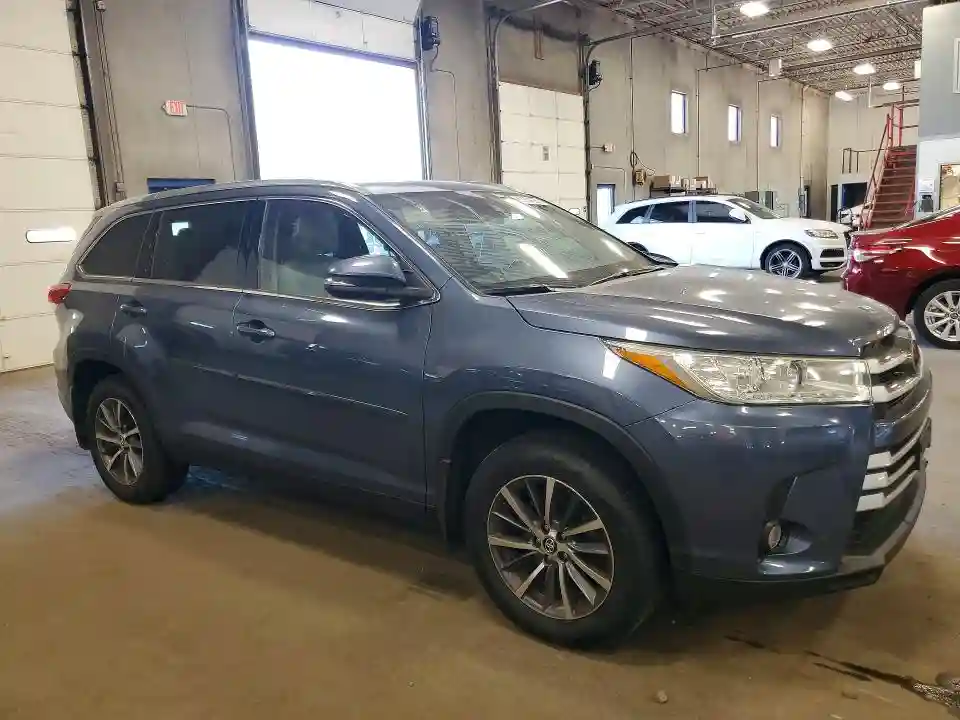 5TDJZRFHXKS708977 2019 TOYOTA HIGHLANDER-3