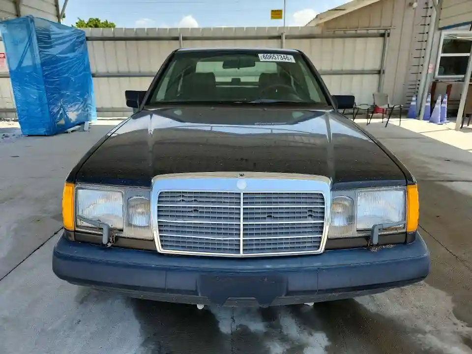 WDBEA30DXHA402295 1987 MERCEDES-BENZ 300-CLASS-4