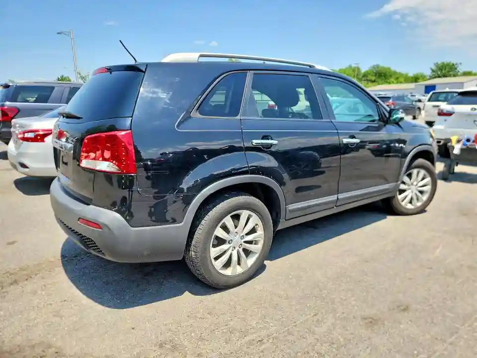 5XYKT4A29BG174783 2011 KIA SORENTO-2