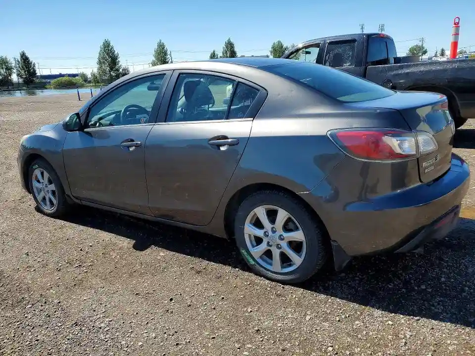 JM1BL1UF6B1394900 2011 MAZDA 3-1