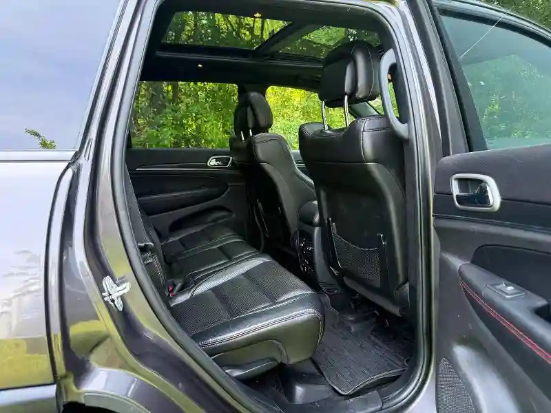 1C4RJFLGXJC300287 2018 JEEP GRAND CHEROKEE-5
