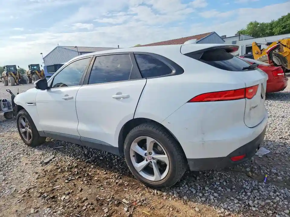 SADCJ2BVXHA049490 2017 JAGUAR F-PACE-1