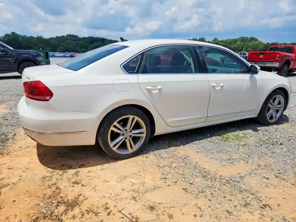 1VWBT7A30FC027060 2015 VOLKSWAGEN PASSAT-2