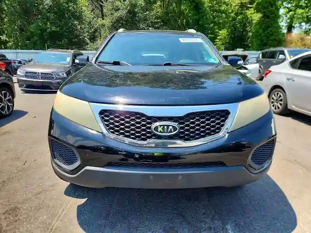 5XYKT4A29BG174783 2011 KIA SORENTO-4