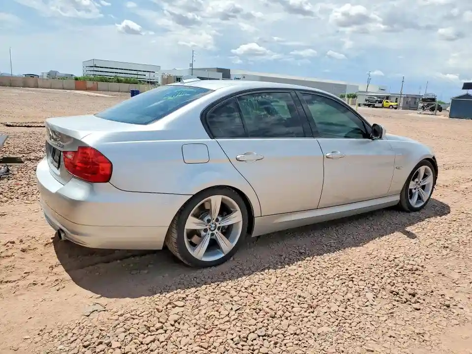WBAPM5G51BNM68761 2011 BMW 3 SERIES-2