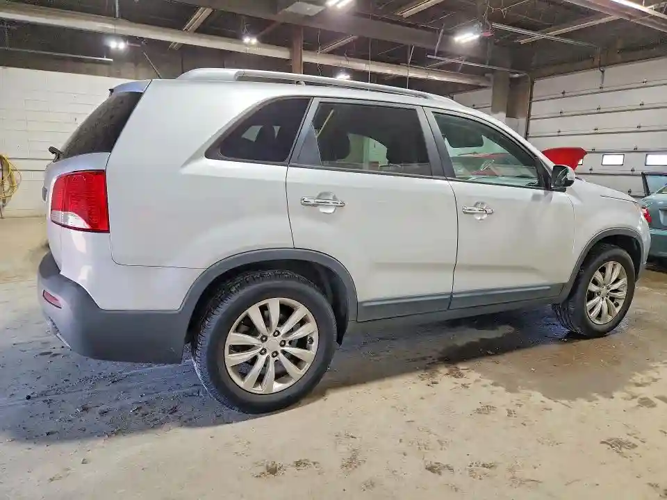 5XYKT4A25BG054088 2011 KIA SORENTO-2