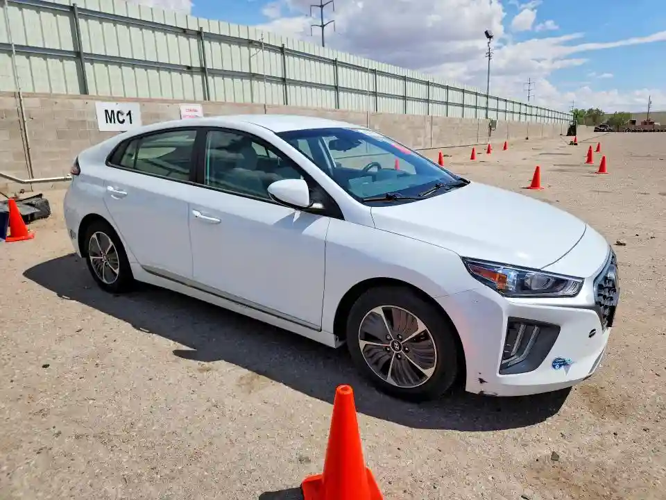 KMHC65LD3MU254996 2021 HYUNDAI IONIQ-3