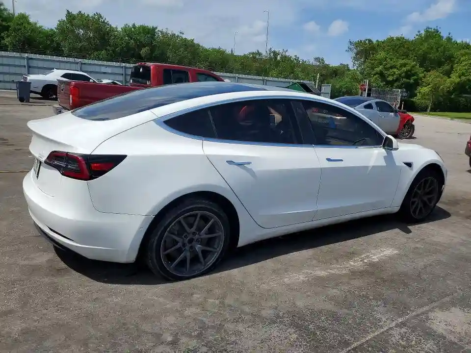 5YJ3E1EA7JF007505 2018 TESLA MODEL 3-2