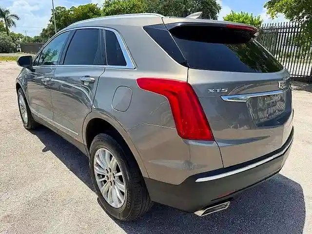 1GYKNARS2HZ240947 2017 CADILLAC XT5-1