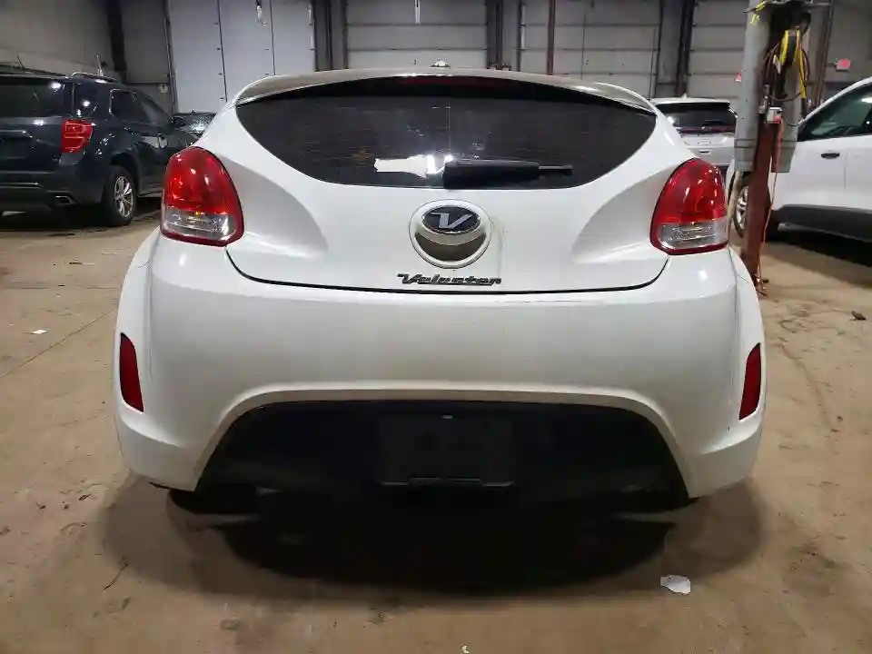 KMHTC6AD6CU072063 2012 HYUNDAI VELOSTER-5