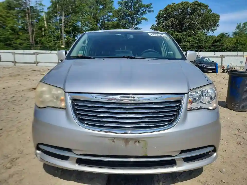 2A4RR5DG8BR618560 2011 CHRYSLER MINIVAN-4