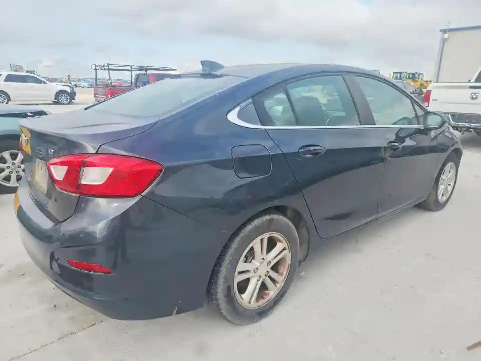 1G1BE5SM6J7125609 2018 CHEVROLET CRUZE-2