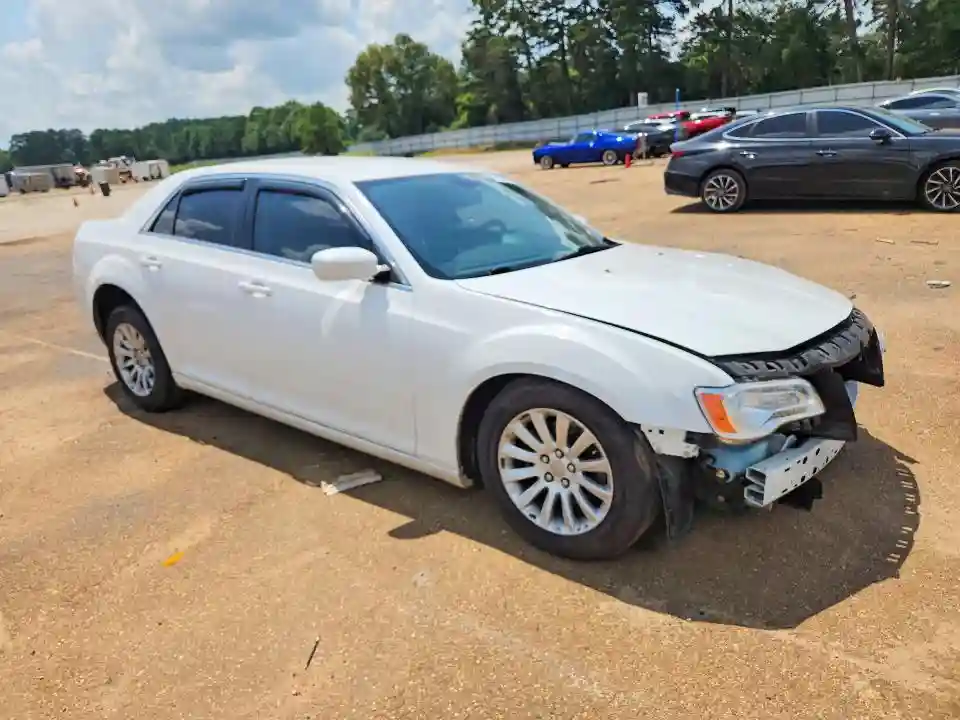 2C3CCAAG0EH200700 2014 CHRYSLER 300-3