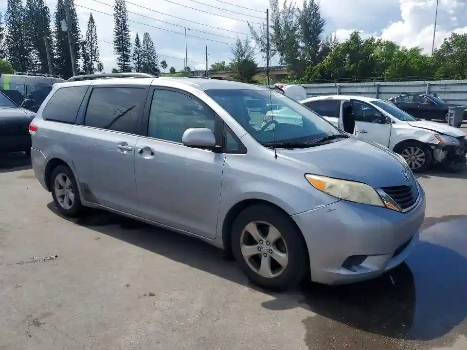 5TDKK3DC6ES451088 2014 TOYOTA SIENNA-3