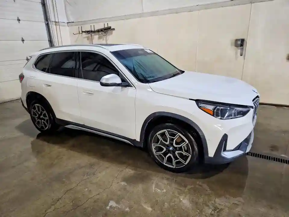 WBX73EF08R5Z38941 2024 BMW X1-3