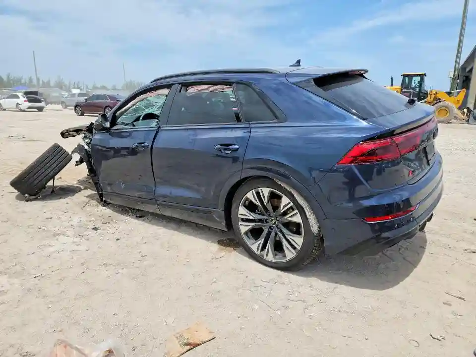 WA1EVBF10SD015459 2025 AUDI Q8-1