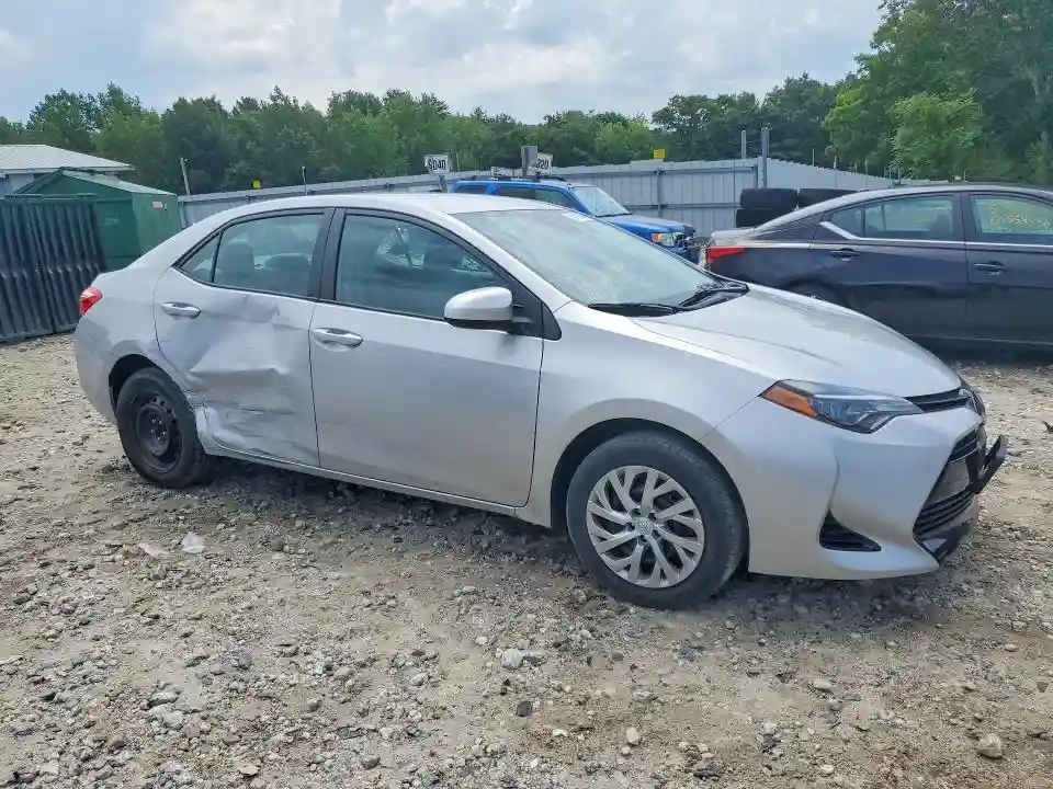 2T1BURHE4JC085109 2018 TOYOTA COROLLA-3