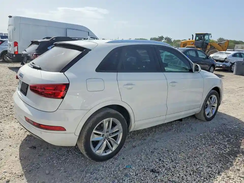 WA1BCCFS9JR014593 2018 AUDI Q3-2