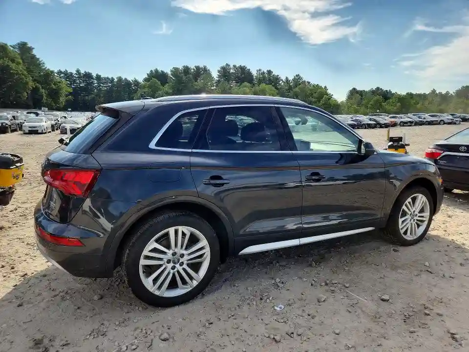 WA1BNAFY4J2038683 2018 AUDI Q5-2