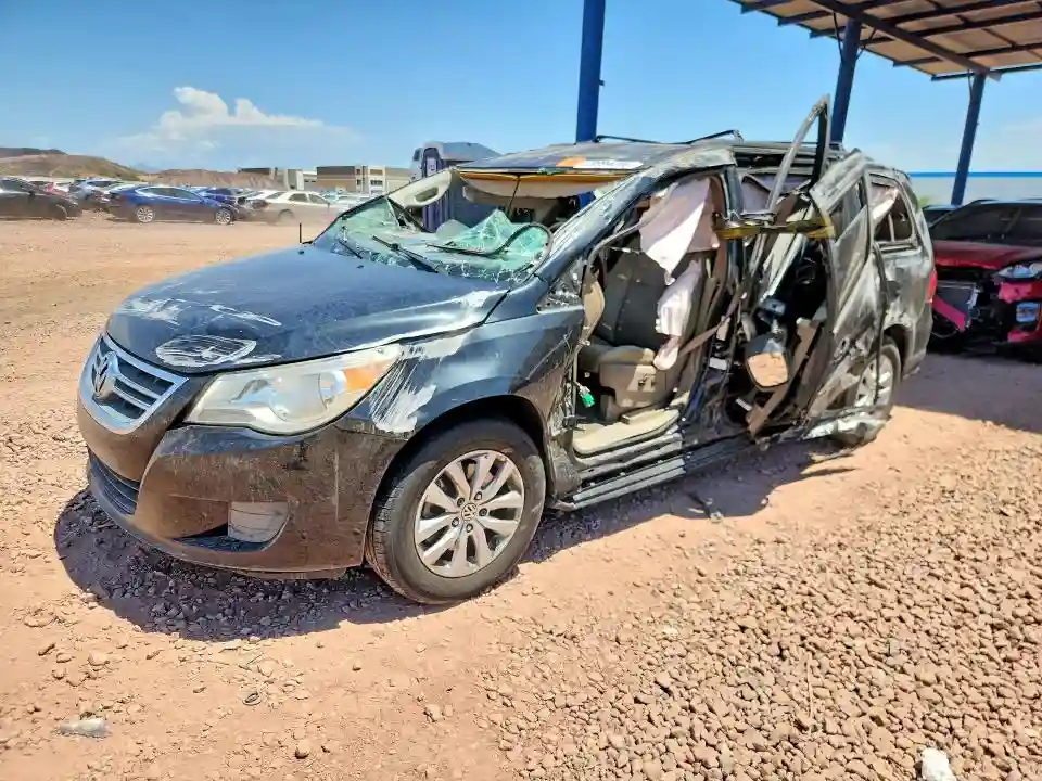 2C4RVABG8CR151946 2012 VOLKSWAGEN ROUTAN-0