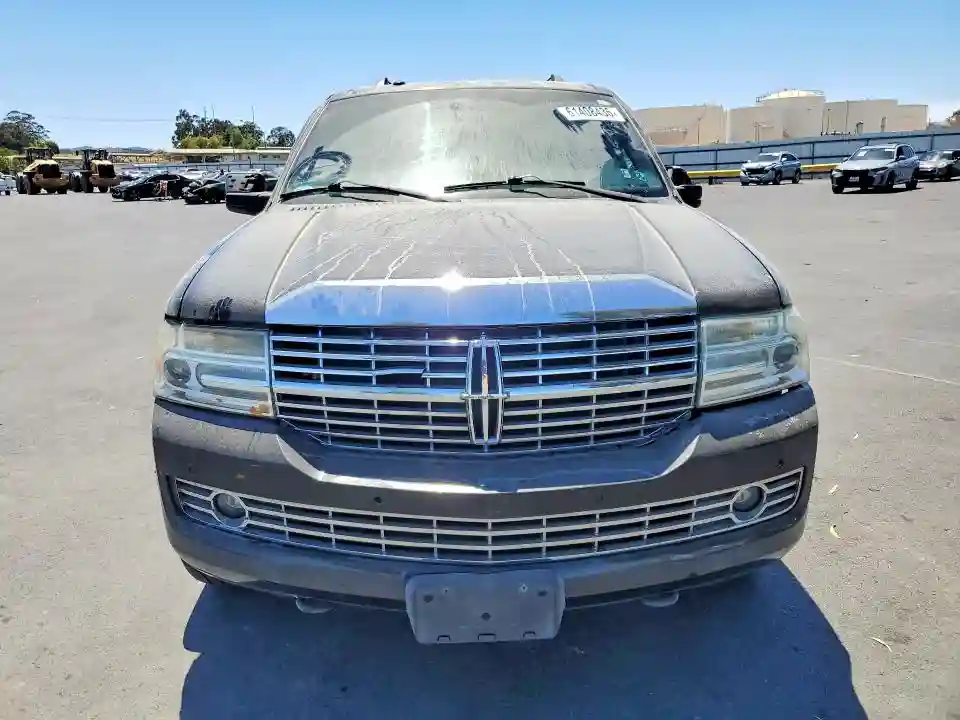 5LMJJ3J57BEJ00432 2011 LINCOLN NAVIGATOR-4