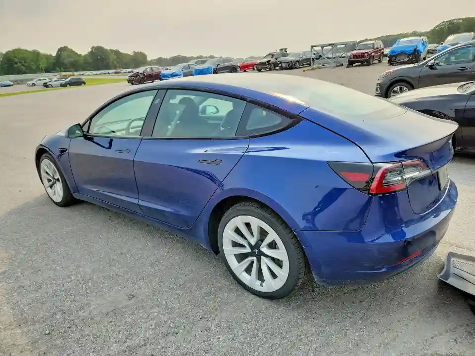 5YJ3E1EA0NF290318 2022 TESLA MODEL 3-1