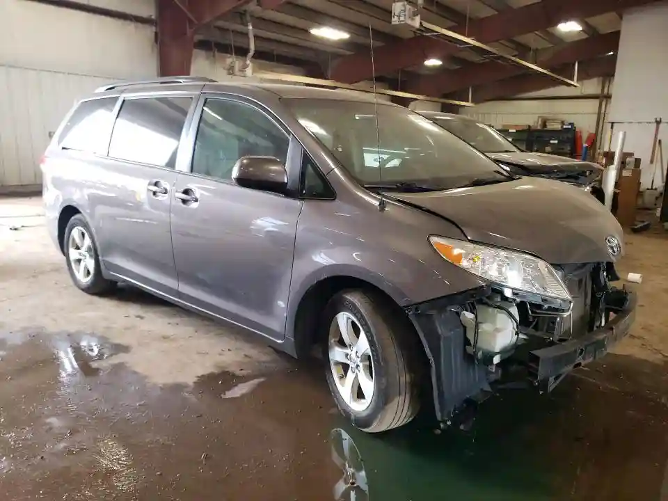 5TDKK3DC5DS366175 2013 TOYOTA SIENNA-3