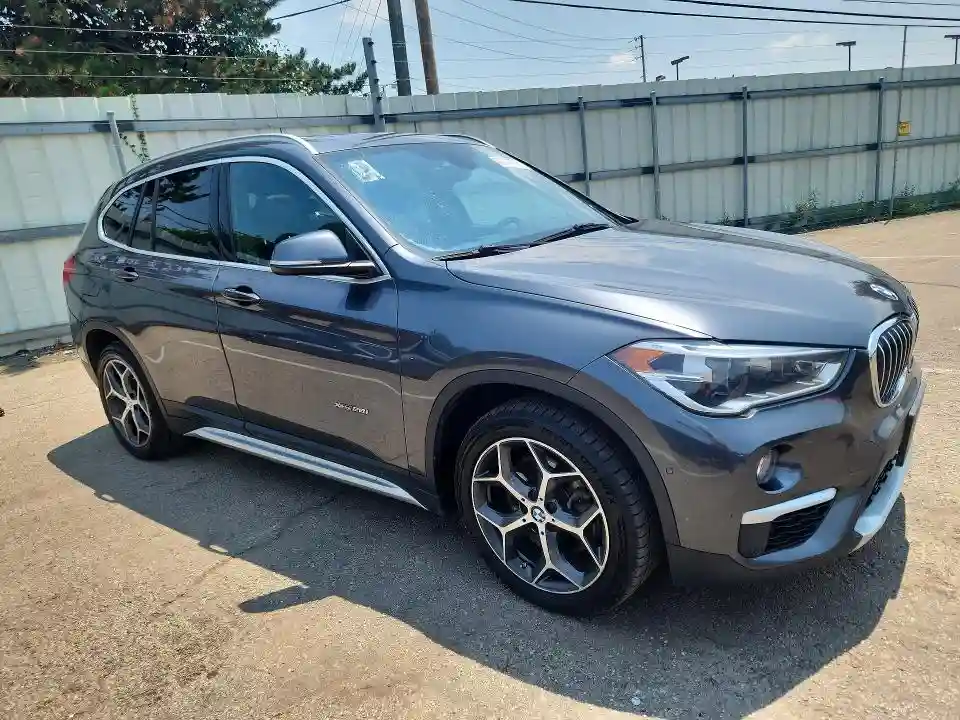 WBXHT3C30J5K25396 2018 BMW X1-3